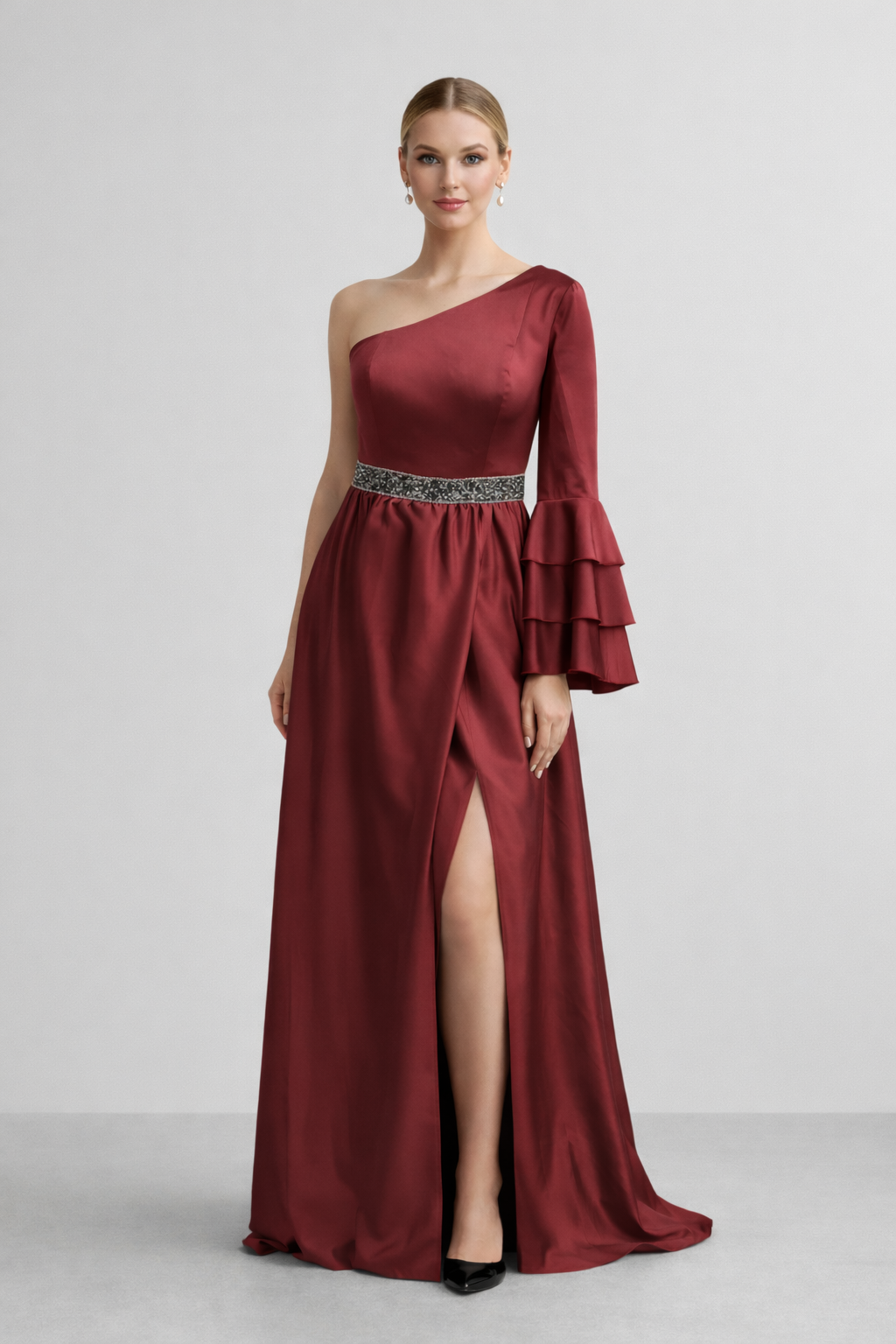 VELVET – Robe satinée manche asymétrique